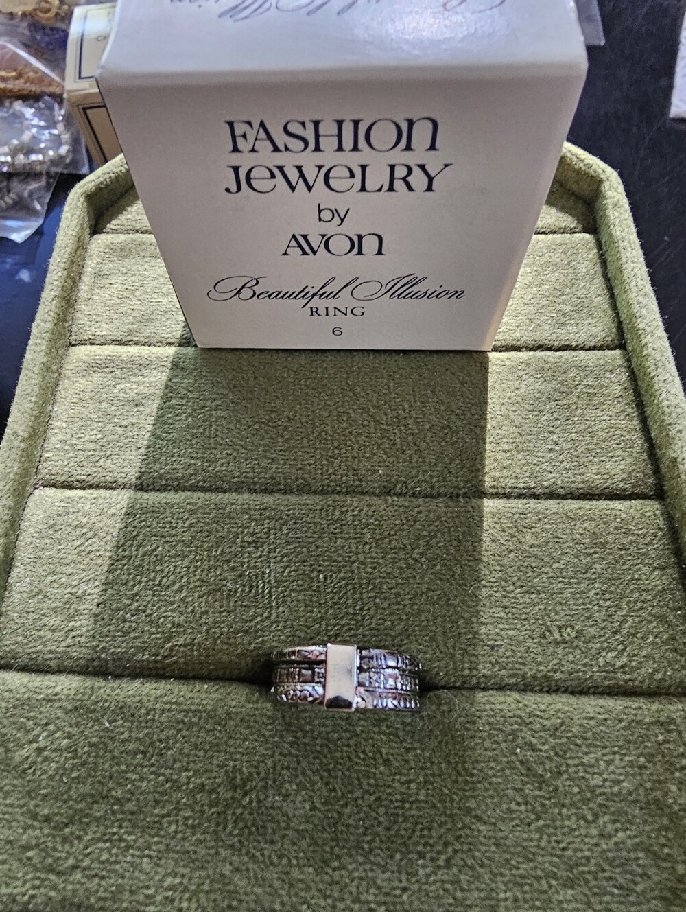Vintage Avon Ring Size 5.5